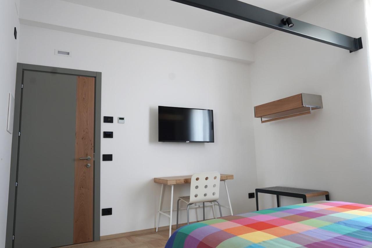 Invento Bnb Unconventional Maison Civitanova Marche Bagian luar foto