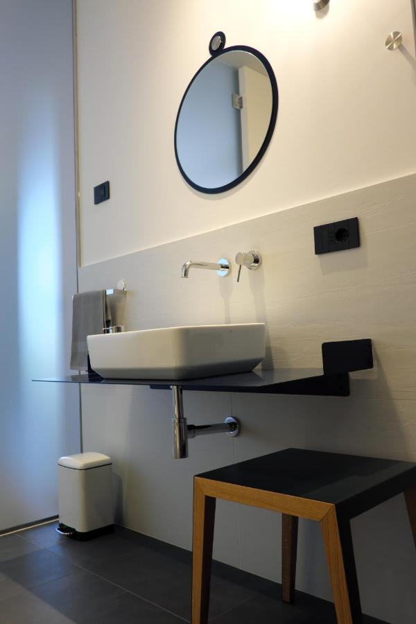 Invento Bnb Unconventional Maison Civitanova Marche Bagian luar foto