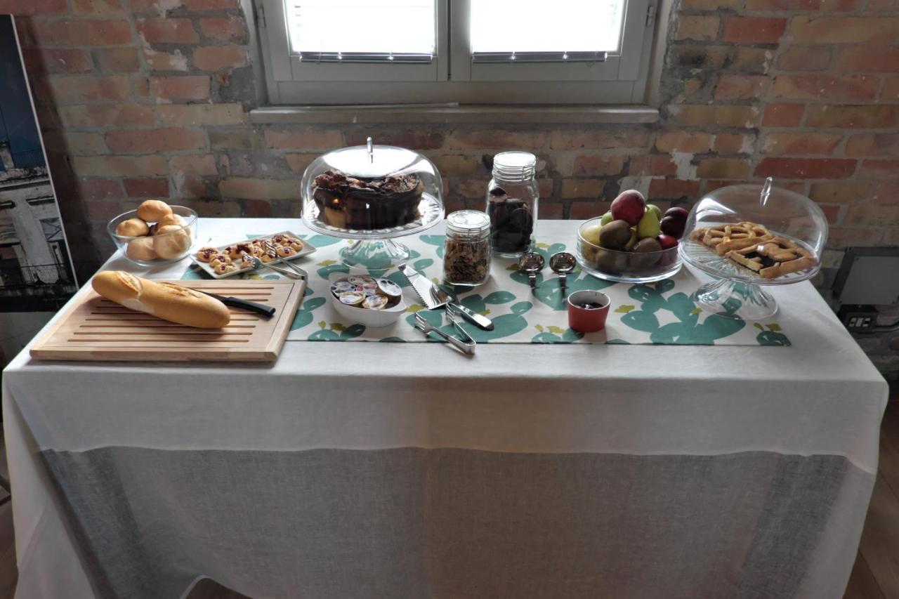 Invento Bnb Unconventional Maison Civitanova Marche Bagian luar foto