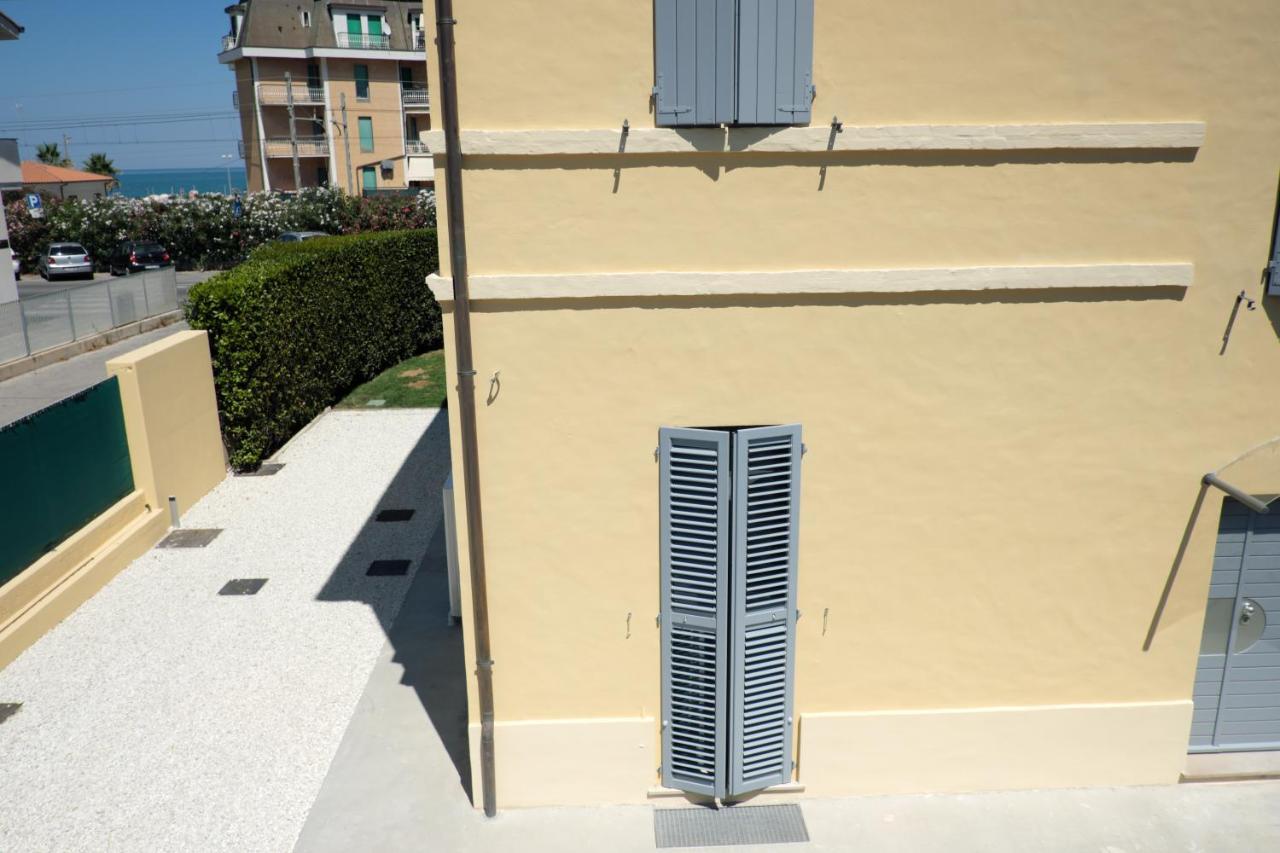 Invento Bnb Unconventional Maison Civitanova Marche Bagian luar foto