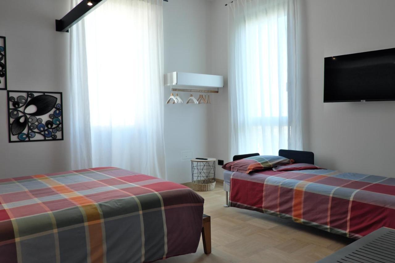 Invento Bnb Unconventional Maison Civitanova Marche Bagian luar foto